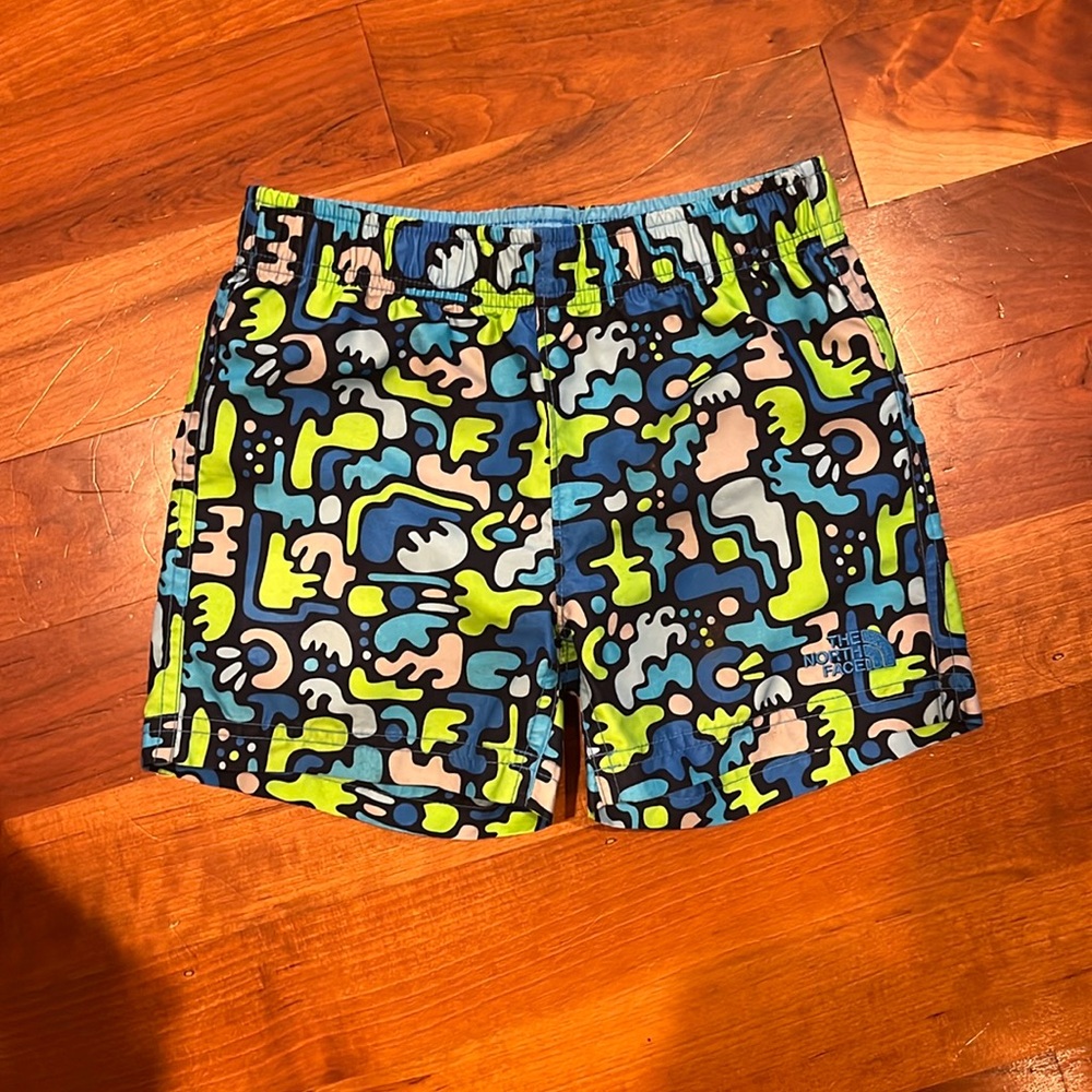 North face flash, dry boys shorts size 4T